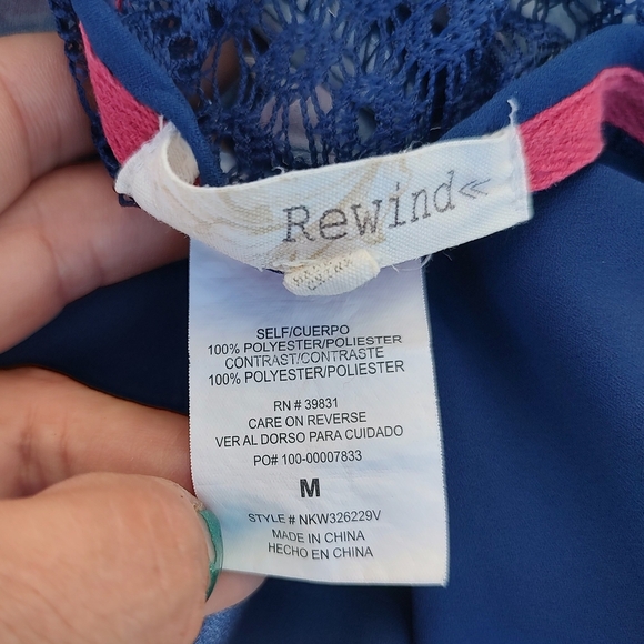 💥3/$20 Rewind Medium Multicolor Chevron Blouse! - Picture 9 of 9